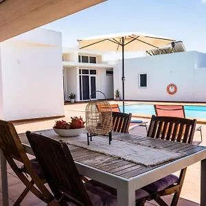 Dulce Celestino Lanzarote Villa Nazaret
